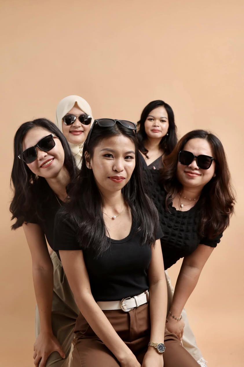 Groufie A (5-6 Persons)- Self-Shoot